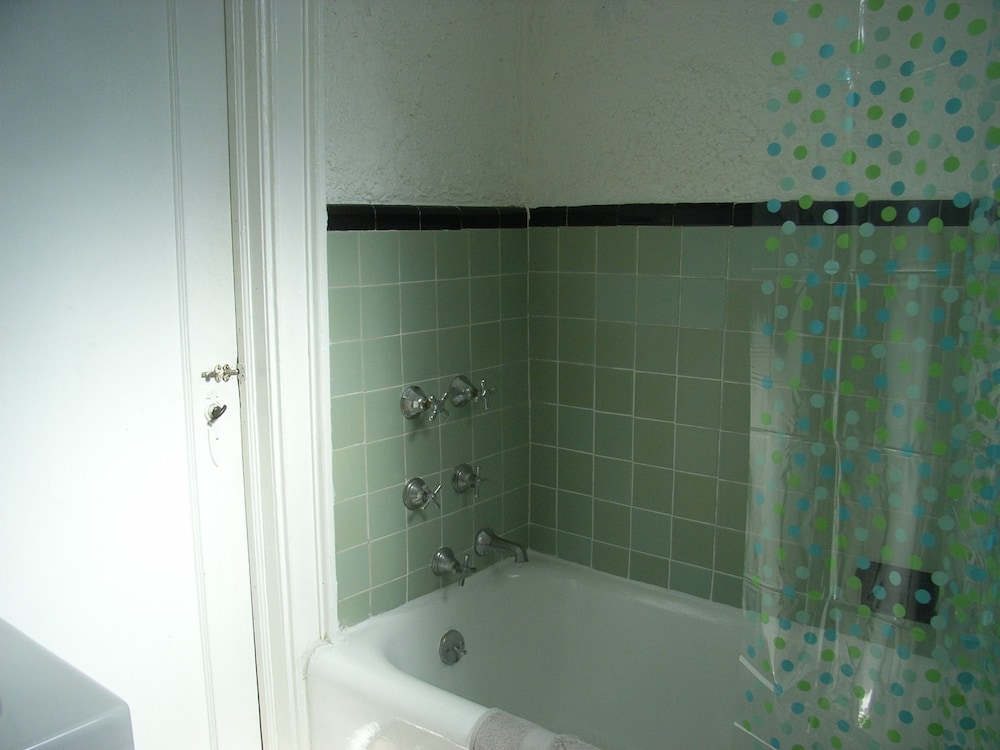 Studio, W71st/Broadway photo 2