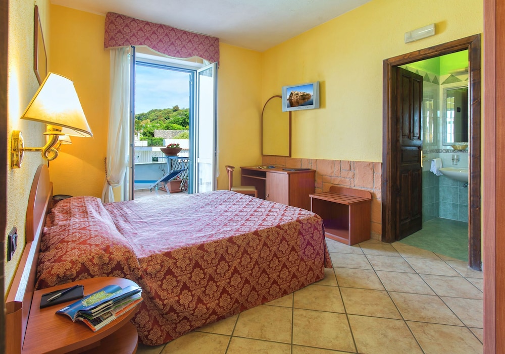 Comfort Triple Room - Photo 2