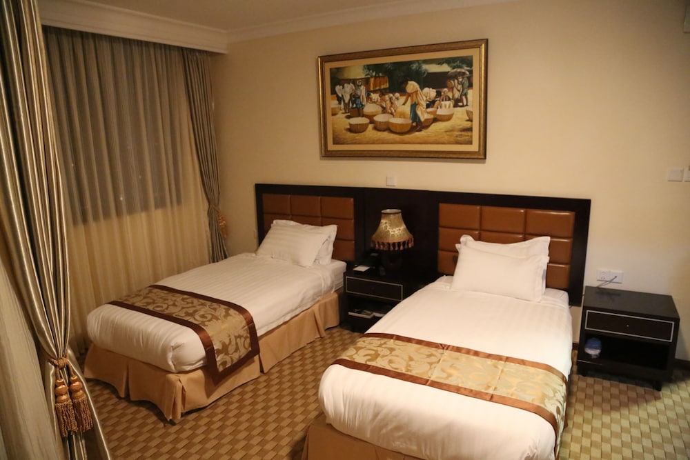 Comfort Twin Room, 2 Bedrooms, Non Smoking, City View photo 1