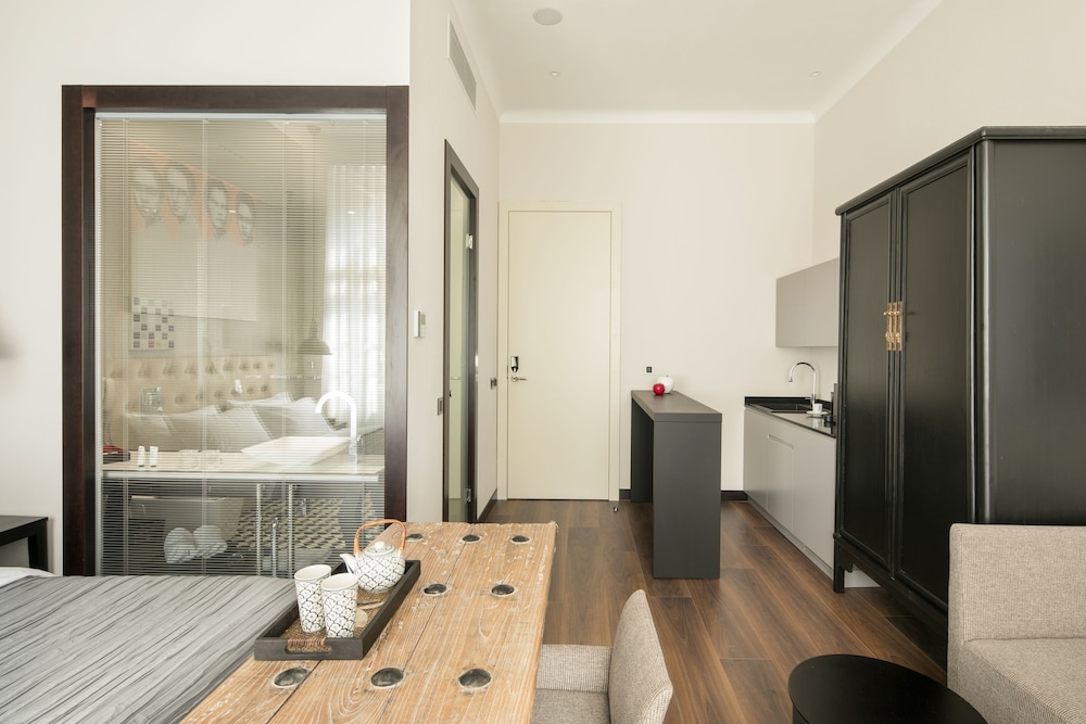 Superior Double Room, Kitchen (Basement) thumbnail 5