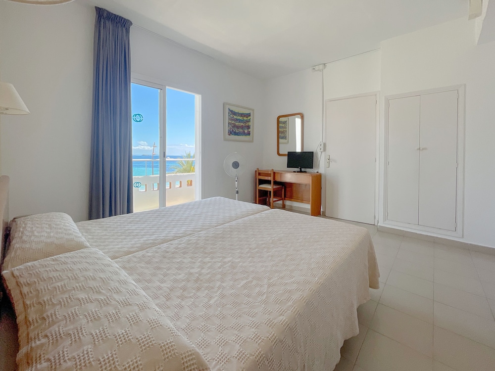 Standard Double Room, Sea View - Photo 13