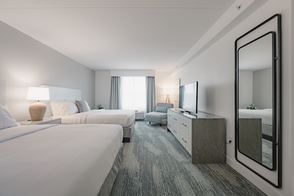 Family Suite (2 Queens and 2 Twin Beds) photo 3