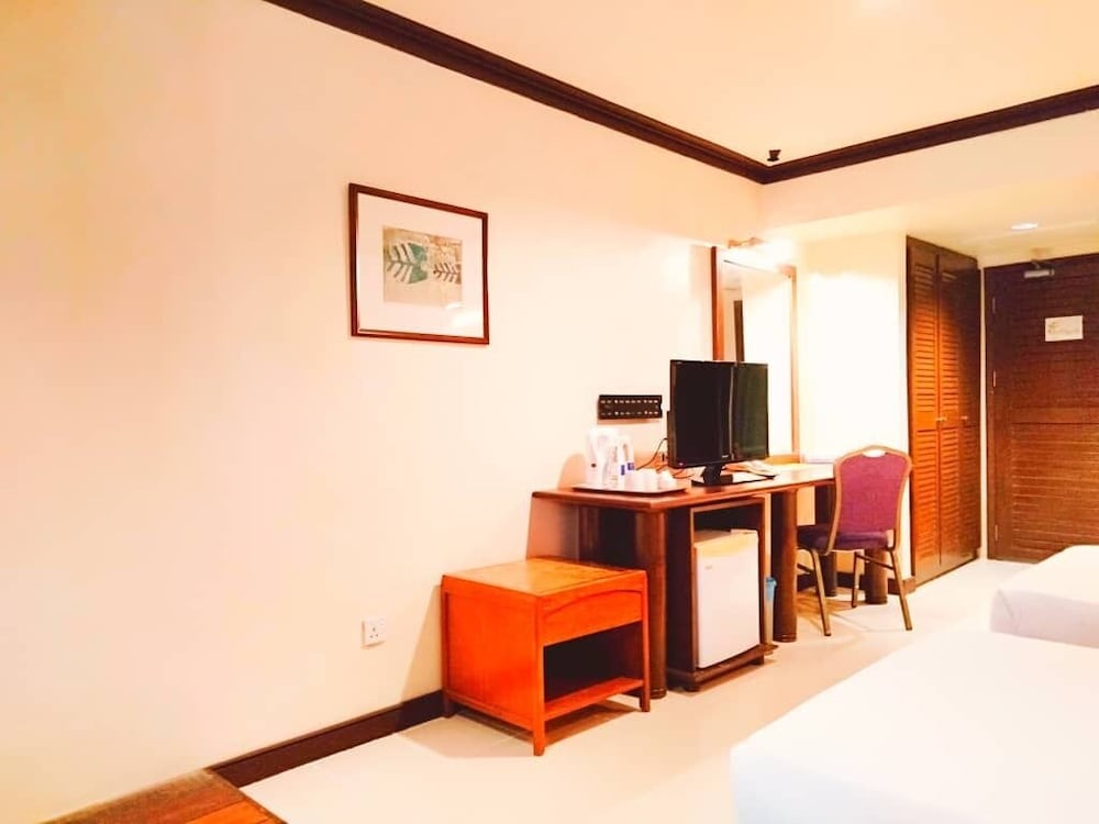 Standard Twin Room - Photo 4