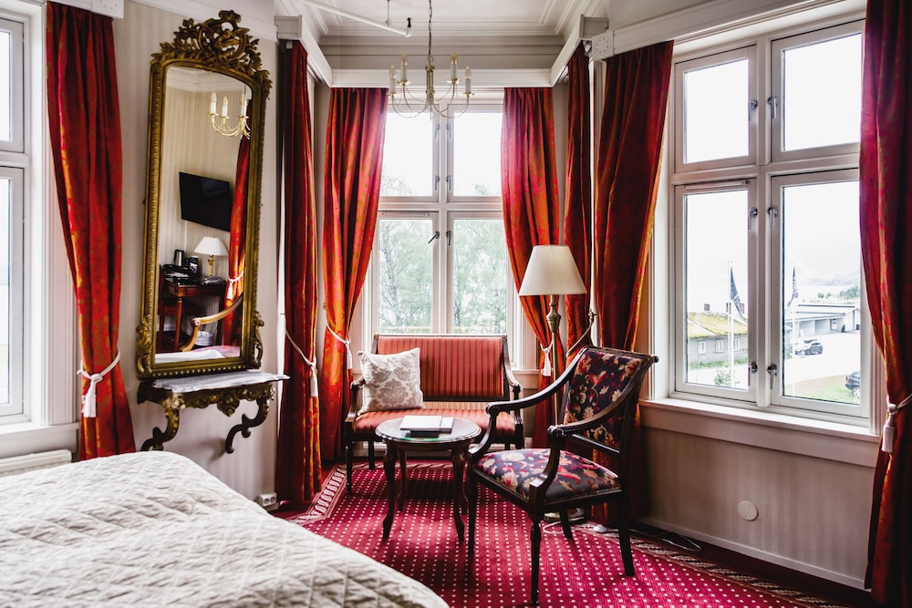 Double or Twin Room, Lake View (Historic Building) photo 2