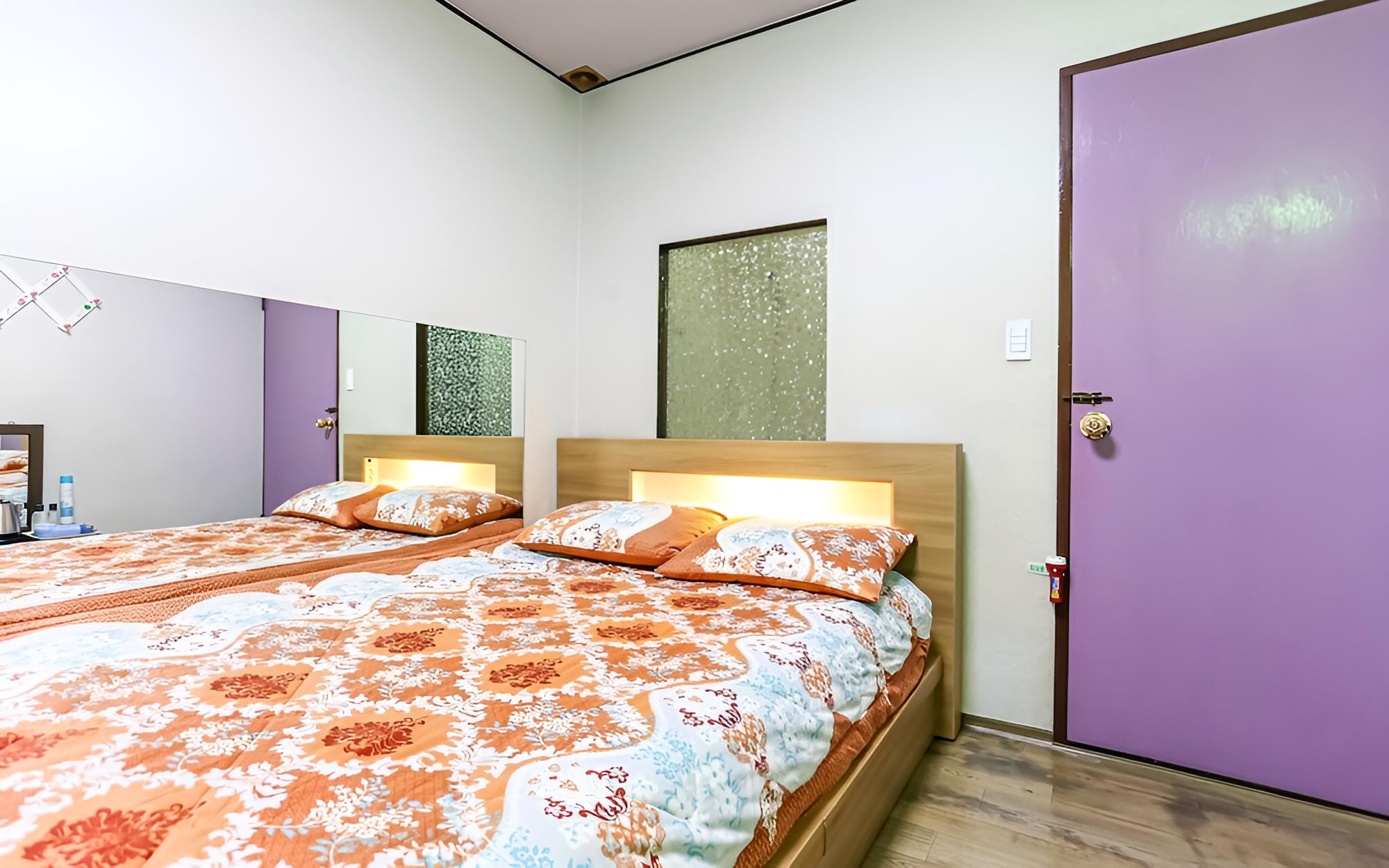 Room (Bed B) - Photo 7
