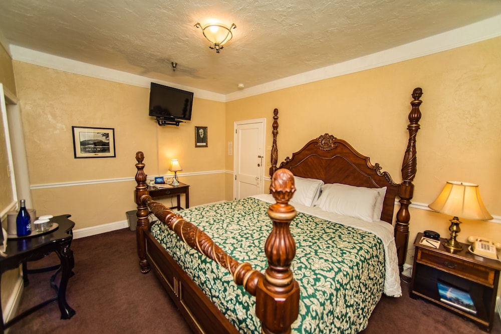 Standard Room, 1 King Bed