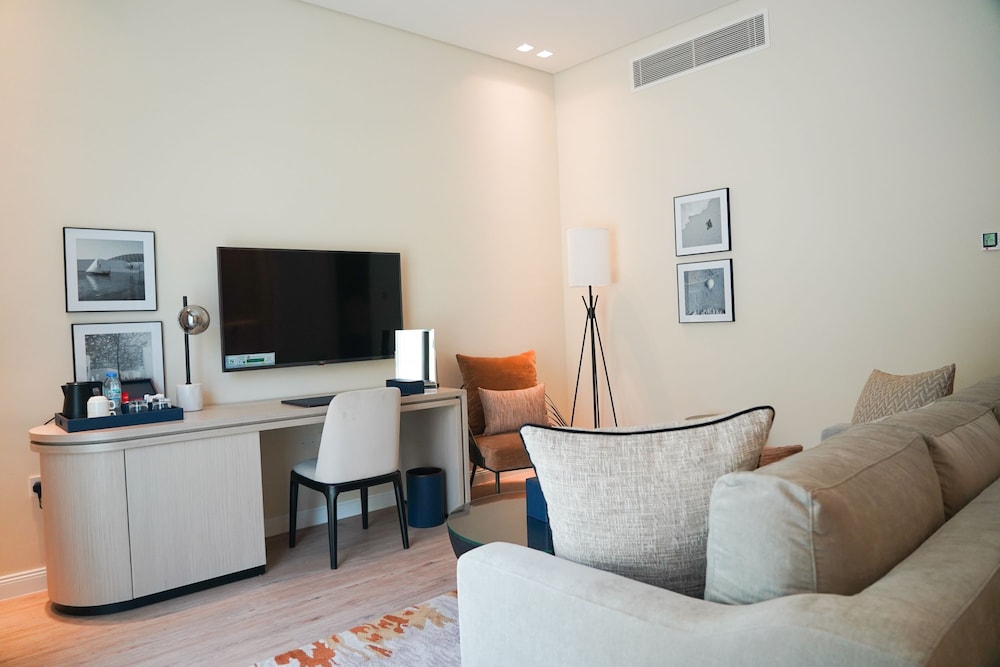 Deluxe Suite photo 3