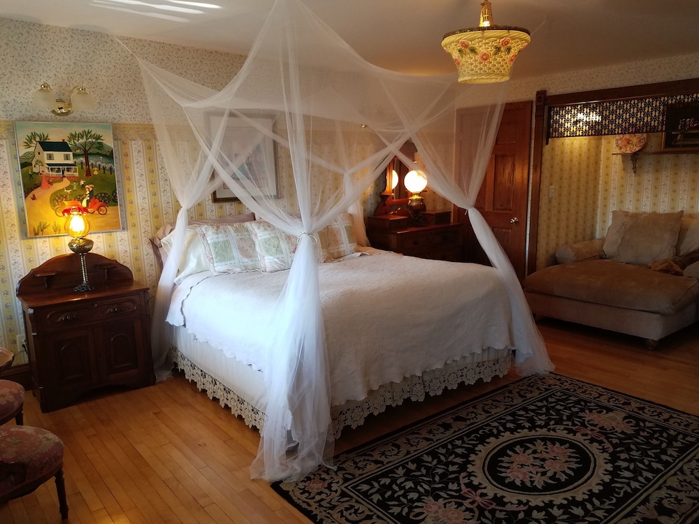 The Boardwalk Suite