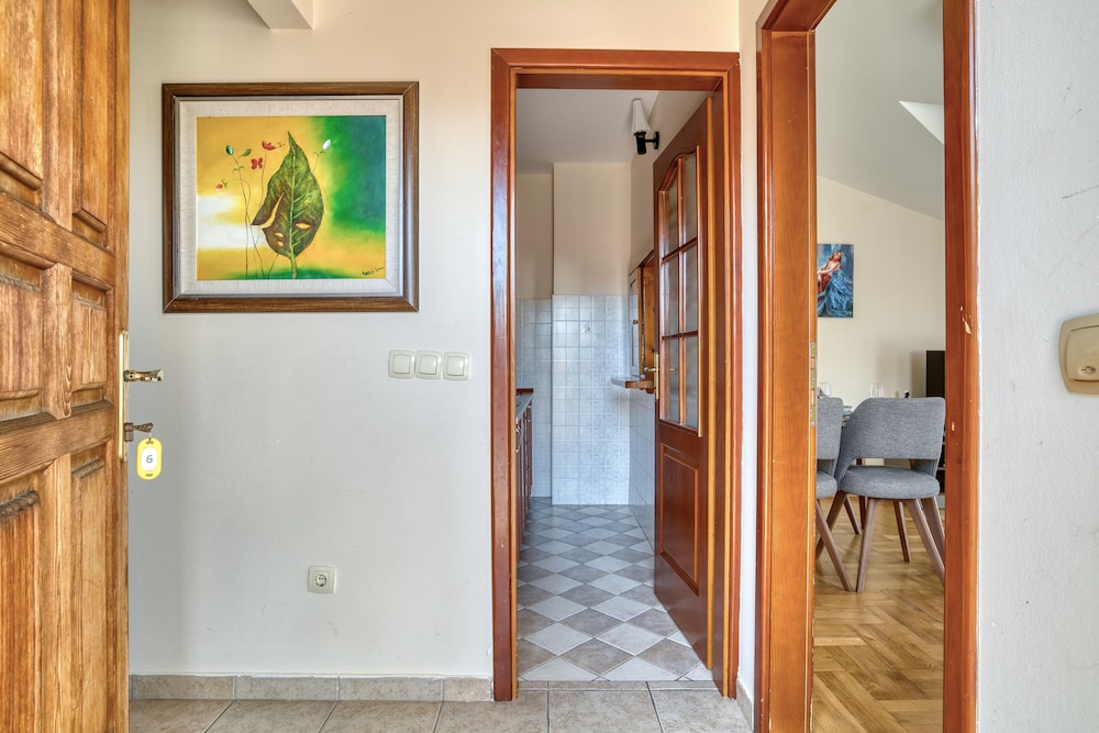 Panoramic Apartment - Photo 17