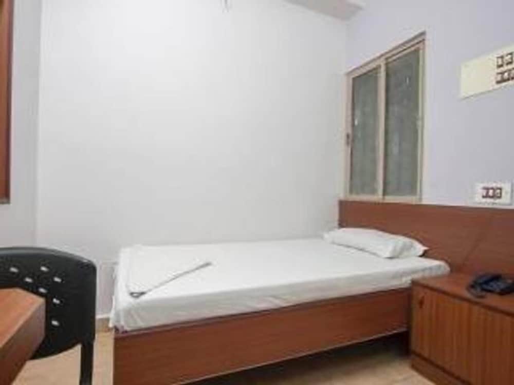 Double Room (Non A/C)
