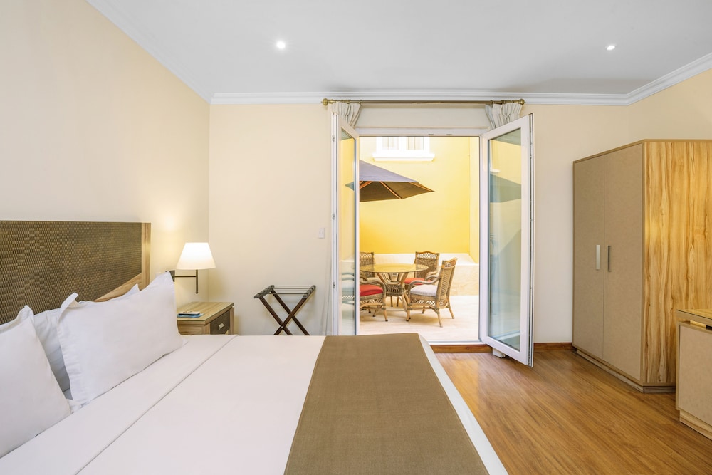 Superior Room, 1 King Bed, Terrace - Photo 3