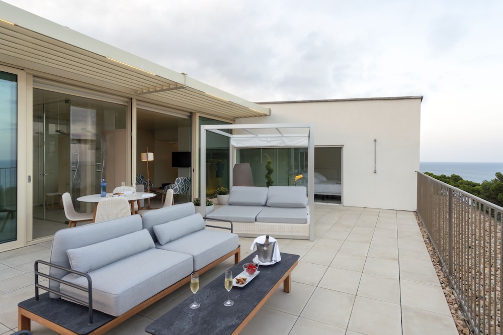 Suite - Photo 3