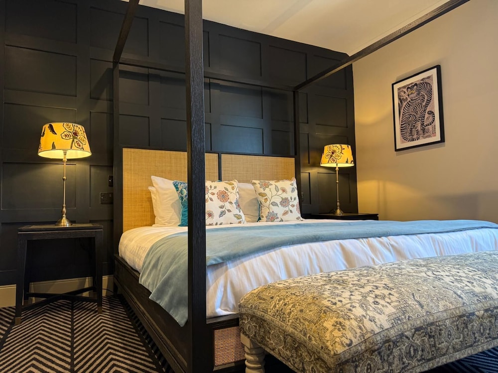 Suite, Private Bathroom (2)