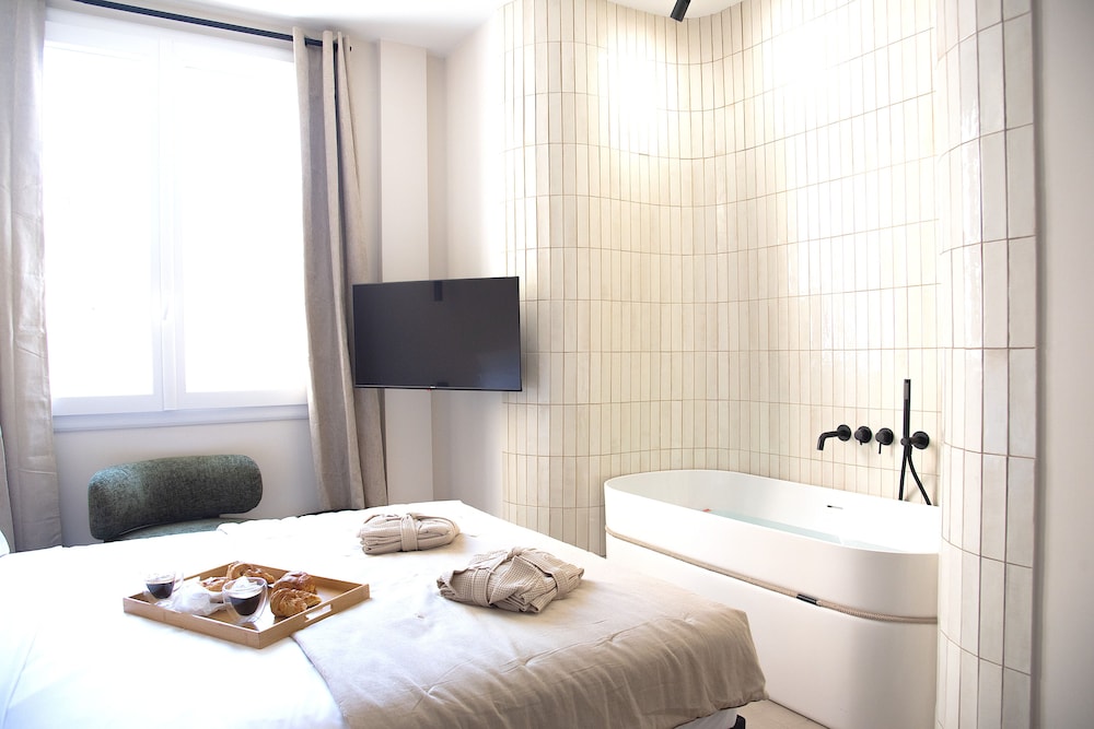 Luxury Double Room (2)