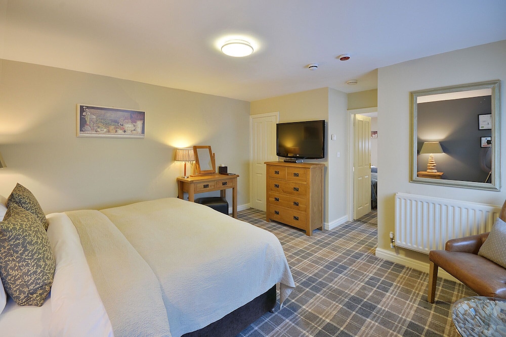 Suite, Ensuite photo 2