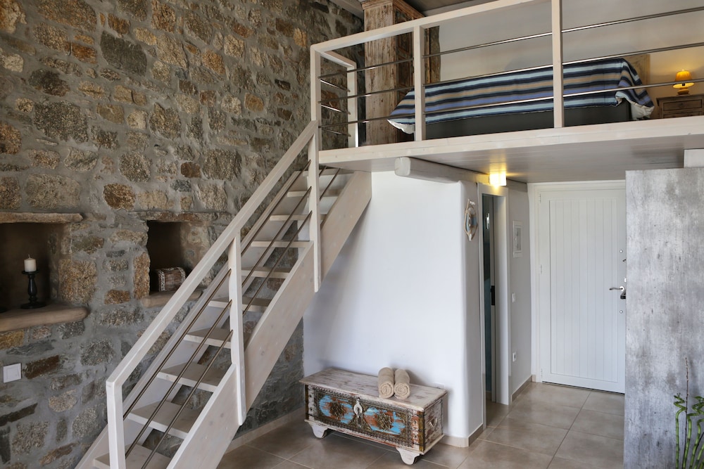 Apartment (Split Level) photo 1
