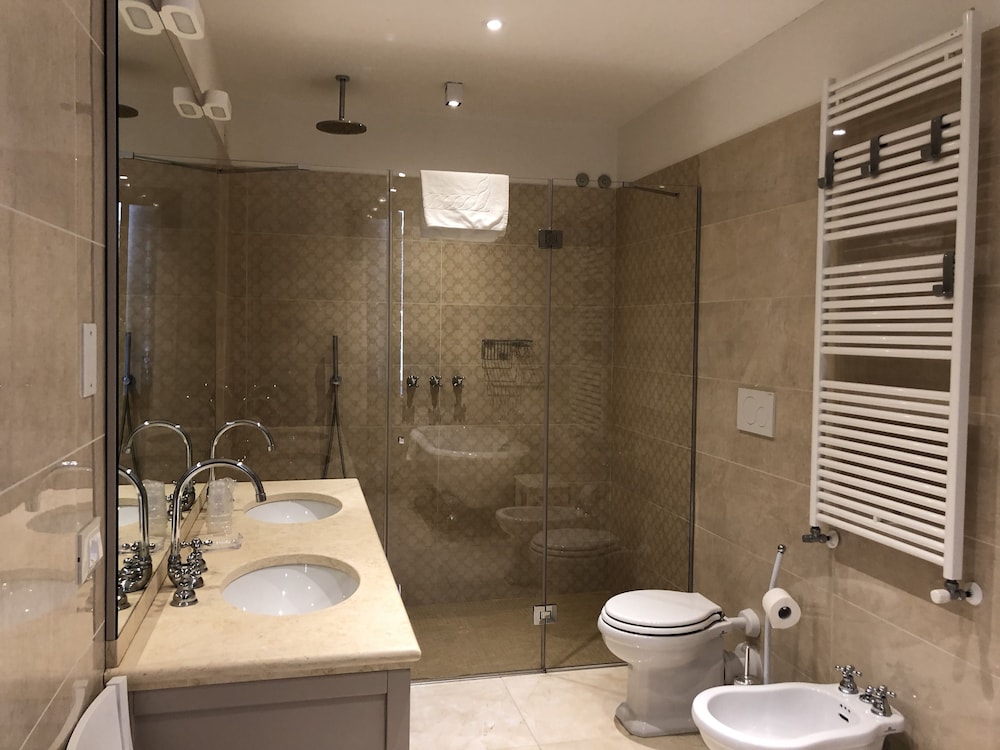 Deluxe Triple Room photo 3