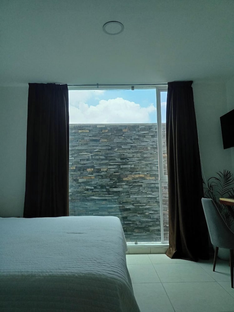 Basic Double or Twin Room, 1 King Bed, Courtyard View photo 3