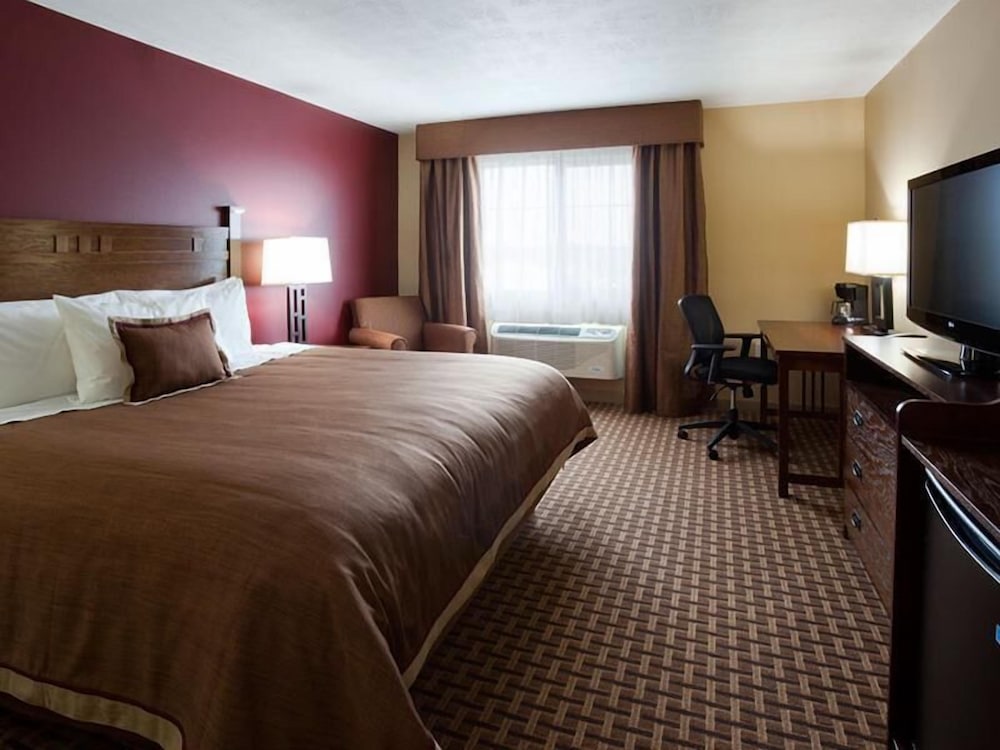 Deluxe Room, 1 King Bed photo 1