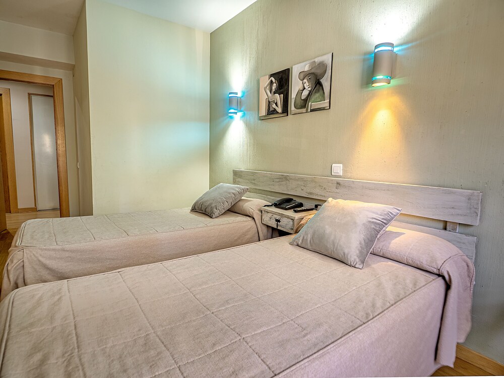 Family Quadruple Room photo 3