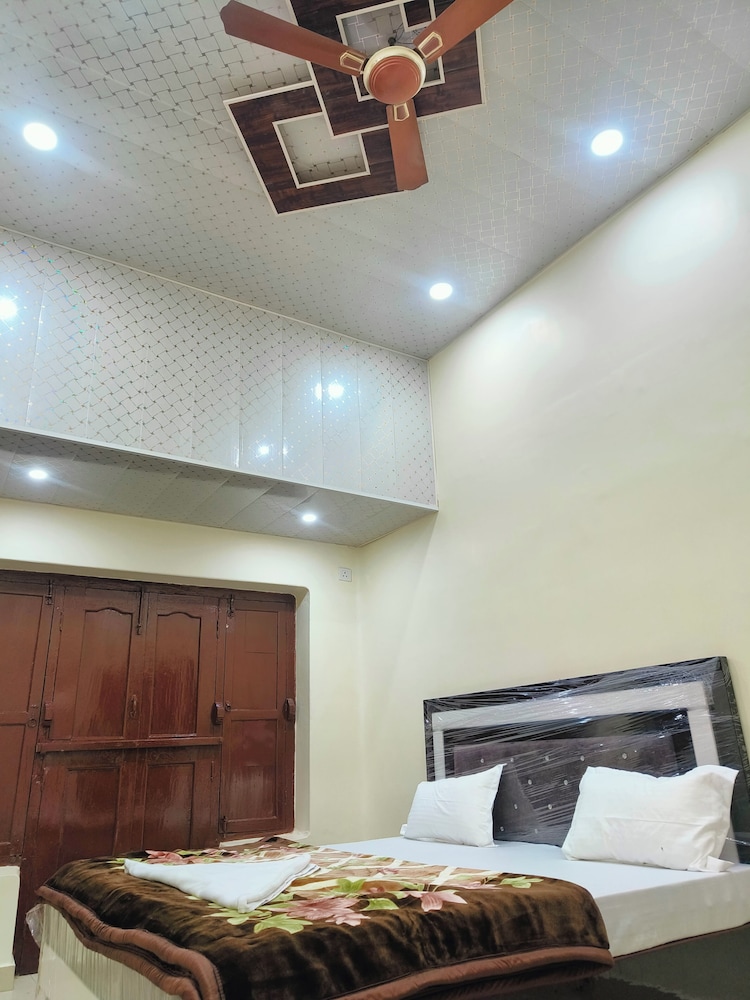 Deluxe Double or Twin Room, Private Bathroom, City View