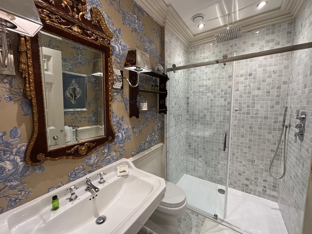 Executive Double or Twin Room, Ensuite photo 3