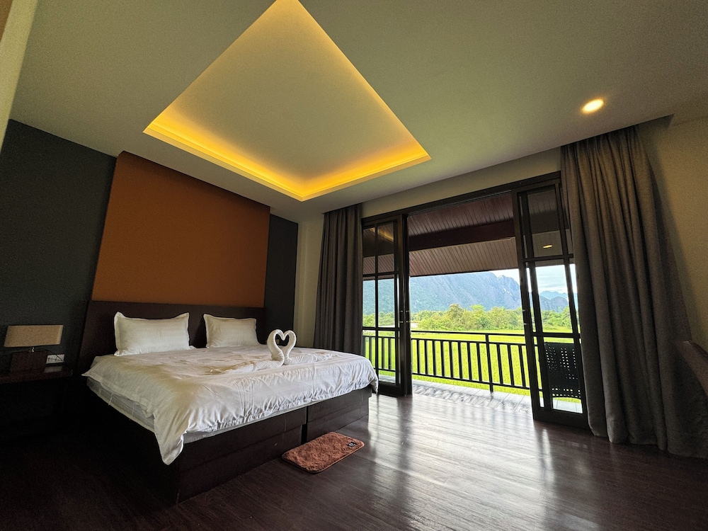 Deluxe Double Room, Balcony, Hill View photo 2