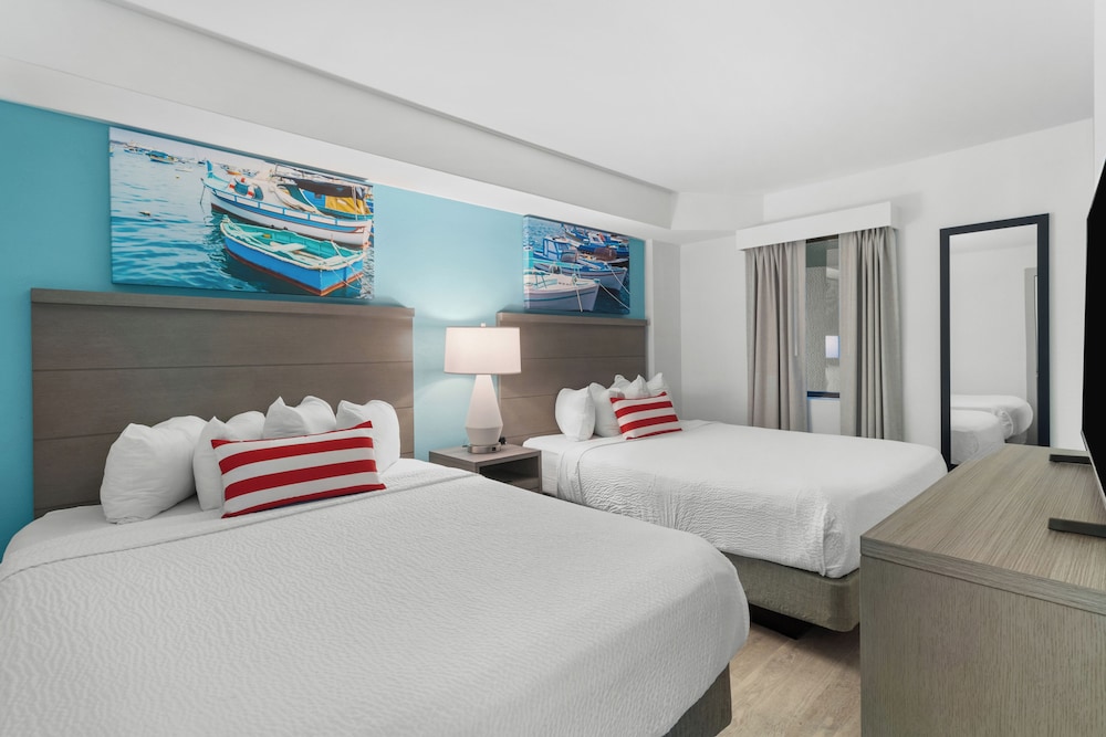 Mariner Ocean View Deluxe Three Bedroom Condo - Photo 10