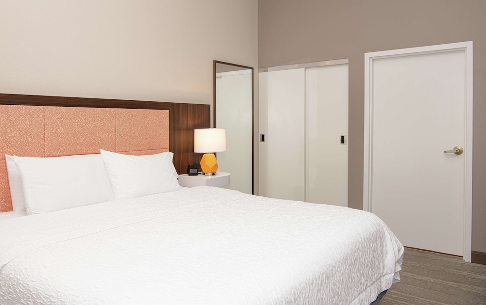 Room, 2 Double Beds, Non Smoking - Photo 4