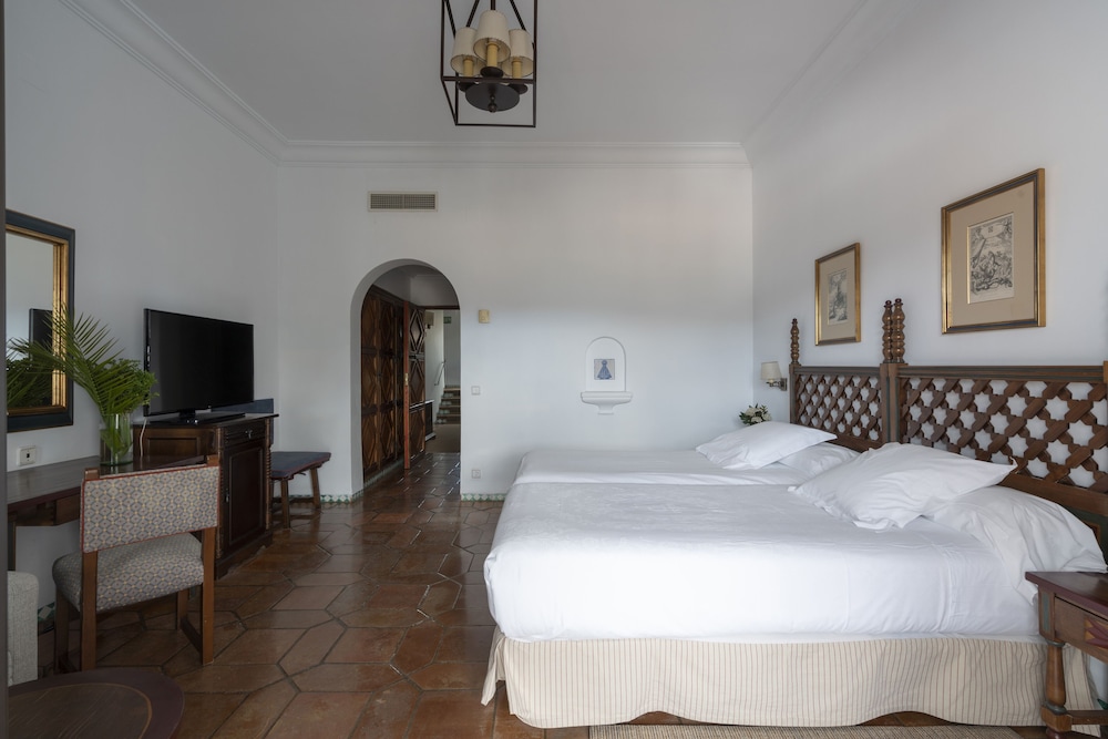 Superior Double or Twin Room - Photo 1