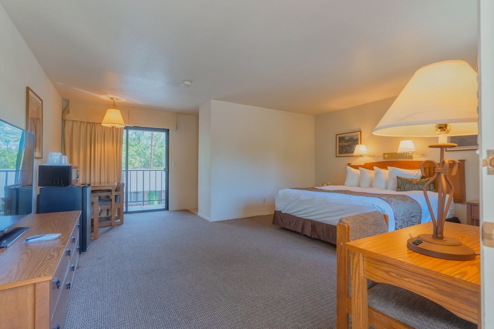 Standard Room, 1 King Bed photo 1