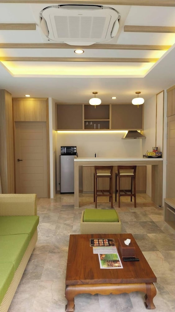 New 1 Bedroom Junior Suite - Photo 8
