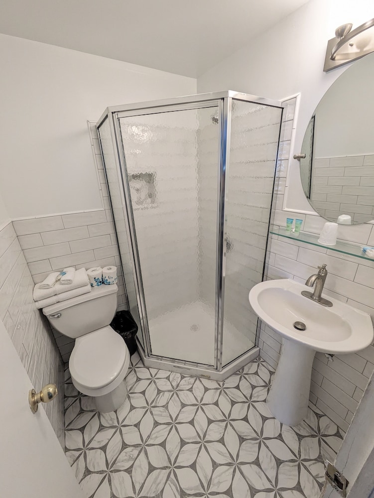 Standard Room, 2 Double Beds, Refrigerator & Microwave photo 3