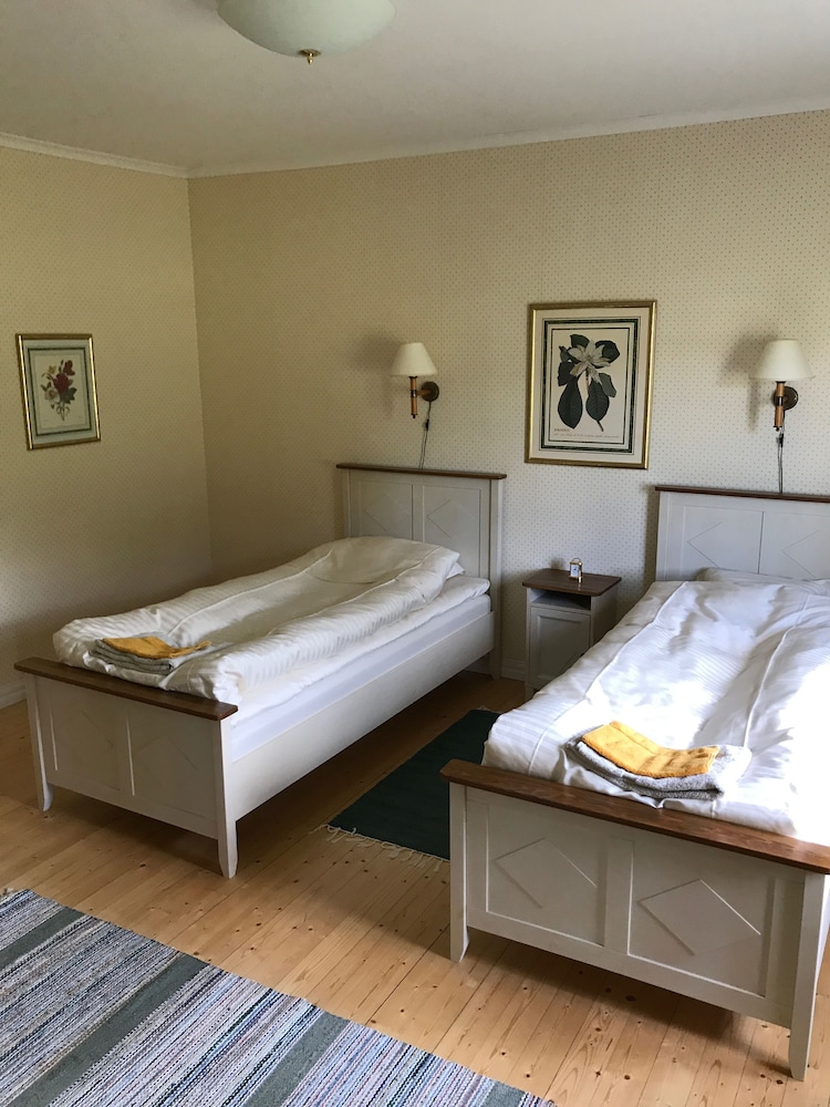 Standard Twin Room, Garden View, Annex Building photo 1