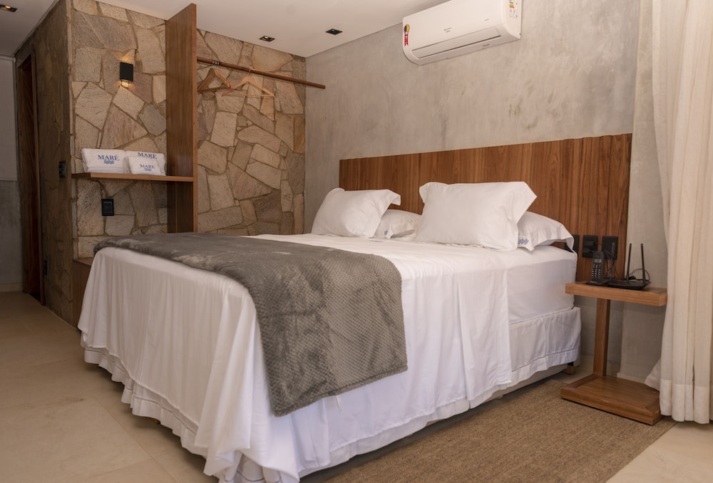Premium Studio, 1 King Bed, Terrace, Partial Sea View
