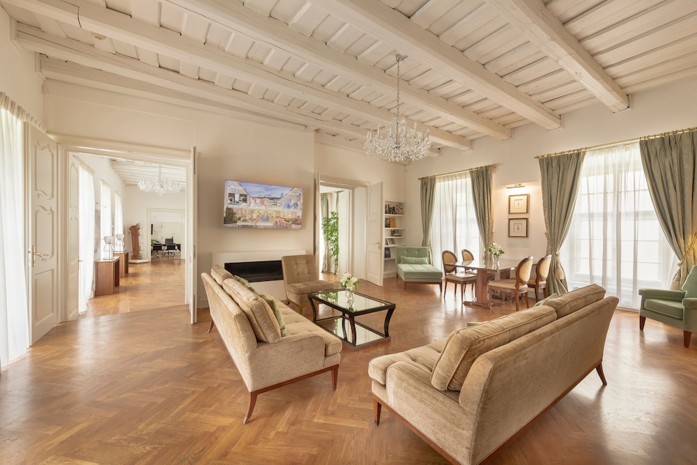 Presidential Suite, 1 King Bed, Kitchen