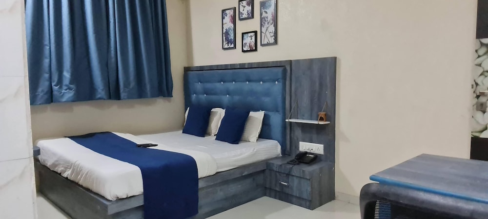 Economy Room, Balcony, City View