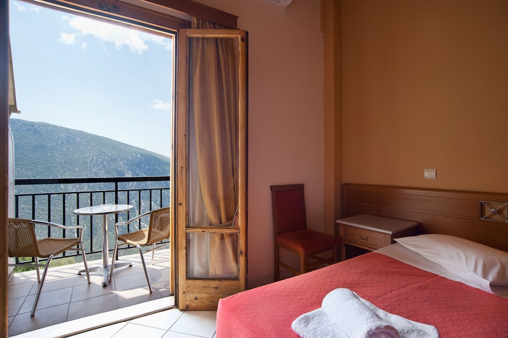 Double or Twin Room (Gorge View) - Photo 16