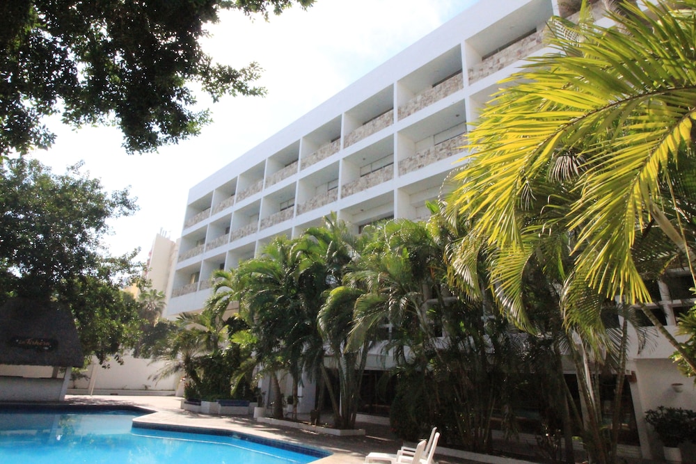 Standard Room, 2 Double Beds, Pool View photo 3