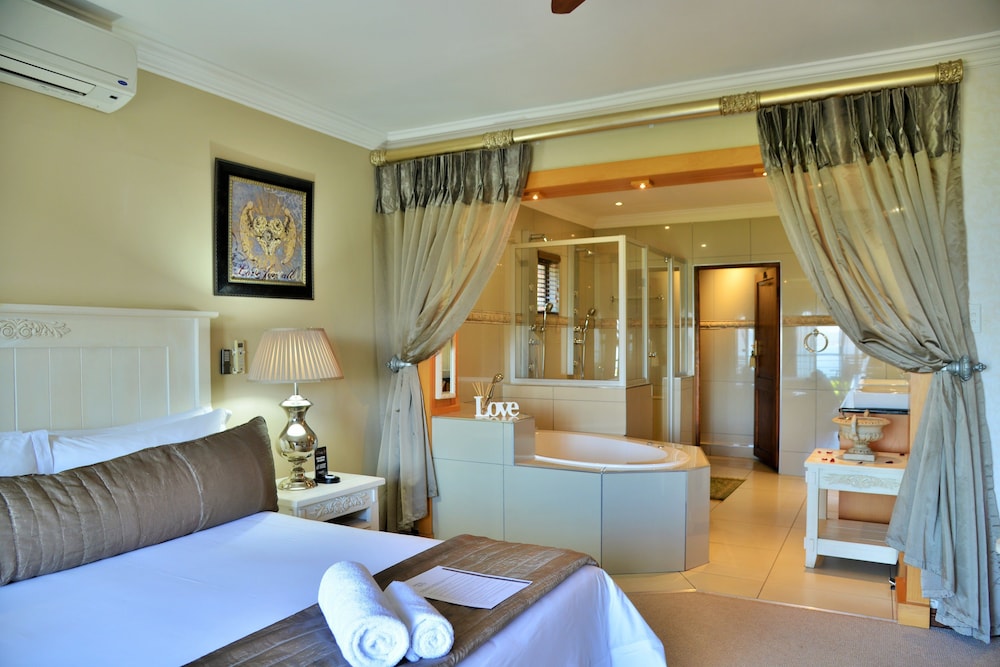 Suite (3) photo 1