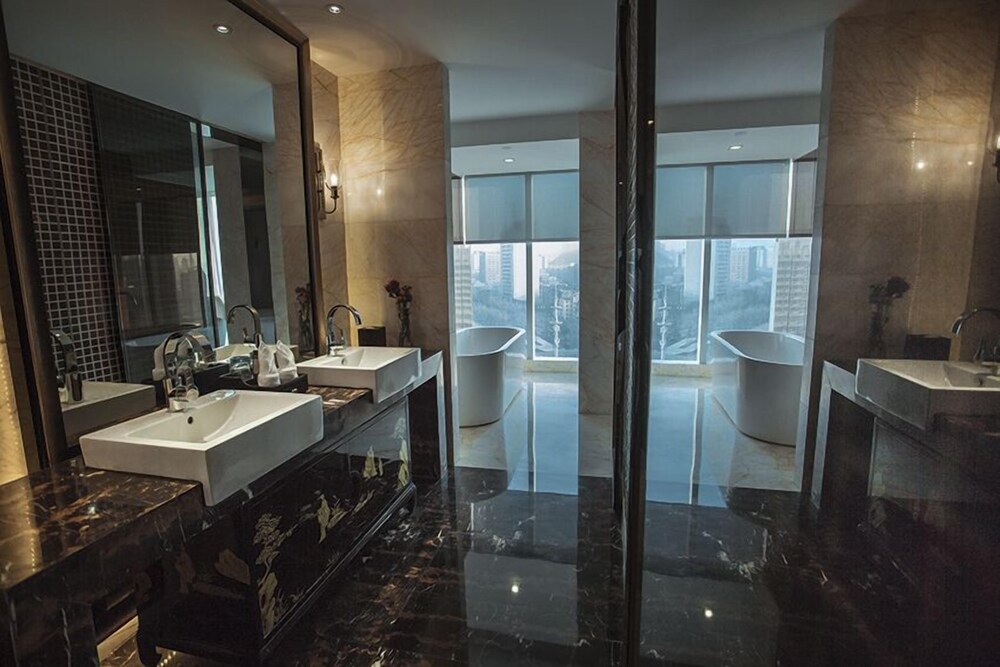 Executive Suite photo 3