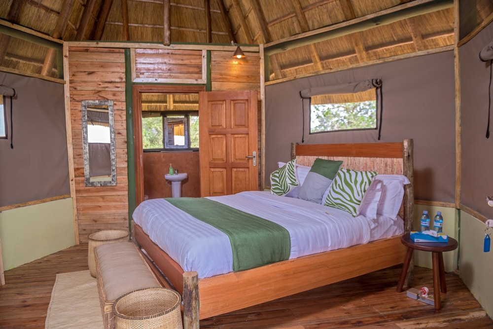 Luxury Double Room, 1 King Bed, Lake View photo 1