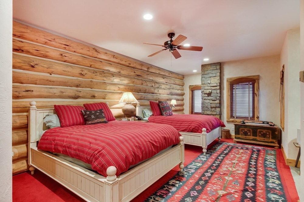 Family House, 4 Bedrooms, Mountainside