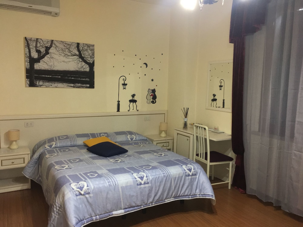Traditional Double Room, Pool View photo 2