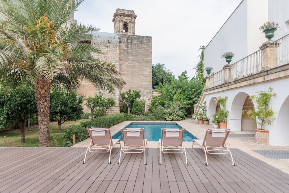 Honeymoon Suite, Pool Access, Pool View