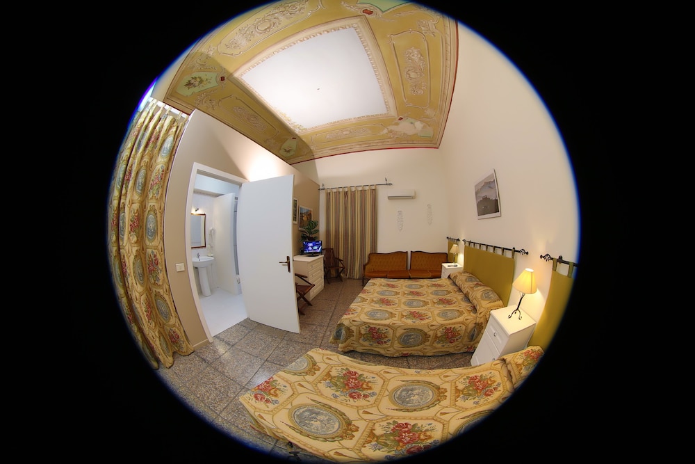 Chambre Quadruple, vue ville