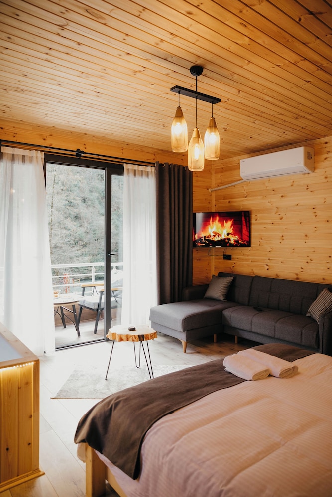 Elite Room, Balcony, Valley View