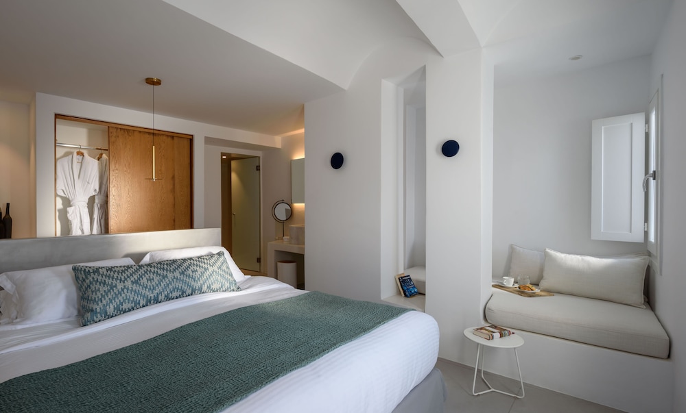 Superior Suite, 1 Queen Bed, Balcony, Sea View - Photo 22
