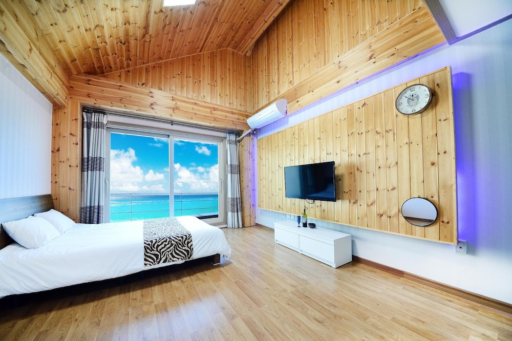 Basic Room, 1 Bedroom (303) - Photo 1