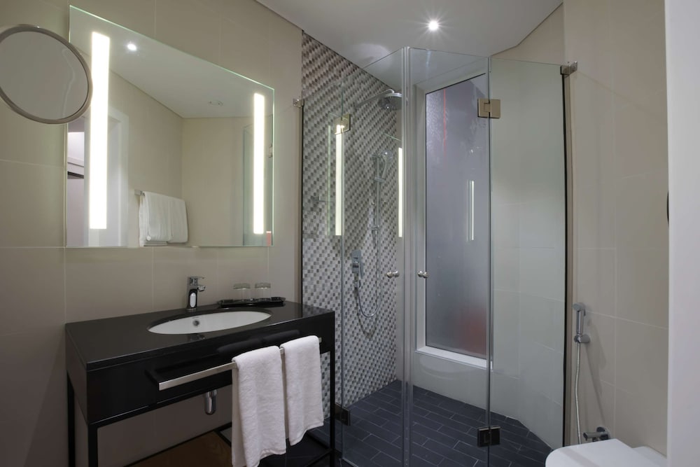 Premium Room, 1 King Bed (Canal View) free shuttle service to Festival City Mall photo 2